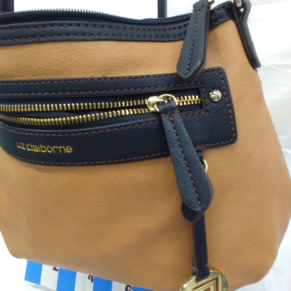 Liz Claiborne Classic Shoulder Bag in Two-Tone Brown § - Picture 3 of 13